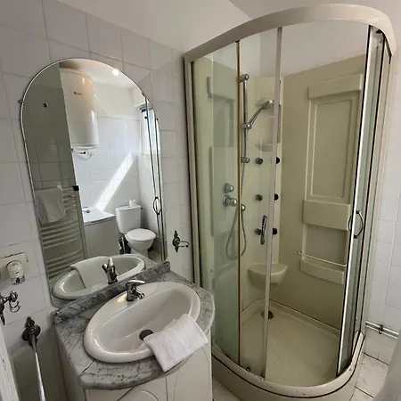 Le Fonctionnel Apartment *